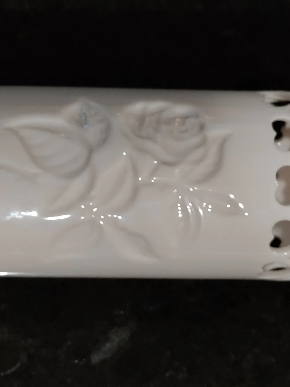 Classic Lenox White Porcelain Heart-Accent Vase with Scalloped 24k Gold Rim